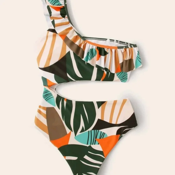 Shein swimsuit - Picture 2 of 3